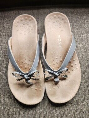 Vionic Women's Light Gray Bow Thong Sandals Worn Once Size 10